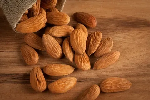 تصویر 1 از معرفی بادام درختی فله + بهترین قیمت خرید